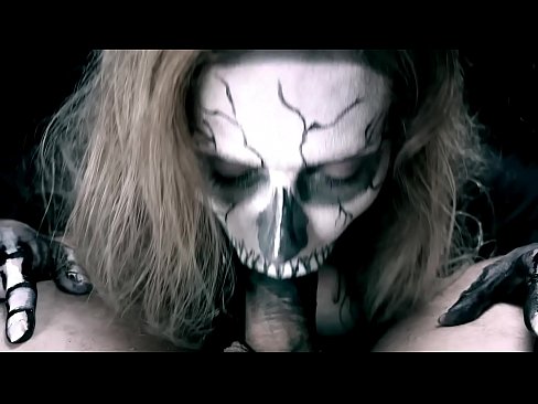 ❤️ Ọmọbinrin ẹmi èṣu ti n mu akukọ pẹlu ẹnu dudu rẹ ati mimu gbigbe mì. ☑ wa %yo.sex-porntube.ru